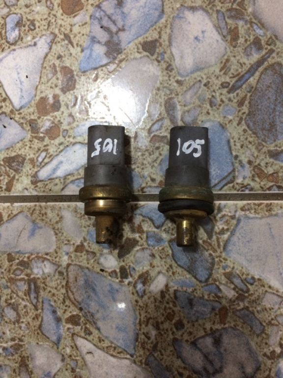 Senzor temperatura apa Skoda Octavia 2 [2004 - 2008] Liftback 5-usi 2.0 TDI MT (140 hp) (1Z3) Cod motor BKD