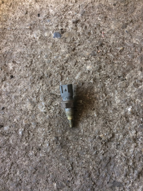 Senzor temperatura apa Toyota Yaris P1 [1999 - 2003] Hatchback 3-usi 1.5 MT (106 hp) (SCP1_ NLP1_ NC...