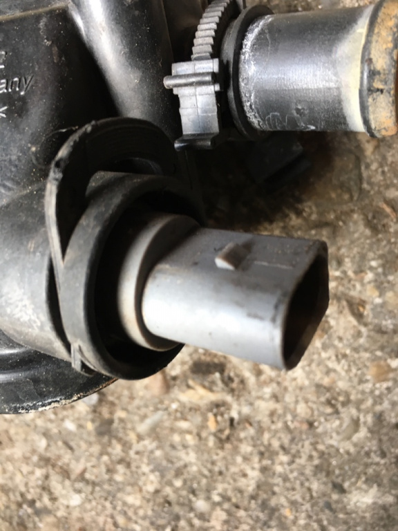 Senzor temperatura apa Volkswagen VW Passat B6 [2005 - 2010] Sedan 4-usi 2.0 TDI DSG (170 hp) (3C2)