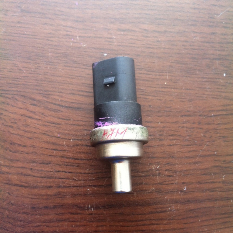 Senzor temperatura combustibil Volkswagen VW Golf 4 [1997 - 2006] Hatchback 5-usi 1.9 TDI MT (116 hp) (1J1)