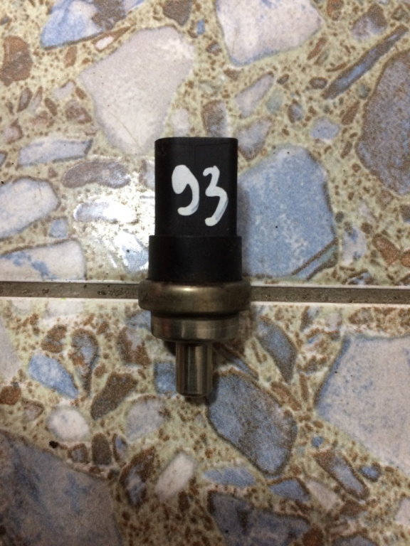 Senzor temperatura combustibil Volkswagen VW Golf 5 [2003 - 2009] Hatchback 5-usi 2.0 TDI MT (140 hp) V (1K1)