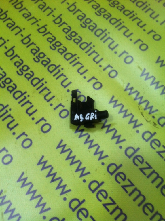 Senzor temperatura exterioara Audi A3 8L [facelift] [2000 - 2003] Hatchback 3-usi 1.6 MT (102 hp) SE 1.6 AVU