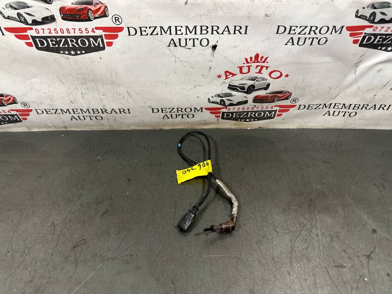 Senzor temperatura gaze 04L906088JC VW Caddy IV Break (SAB) 2.0 TDI 4motion 122 cai CUUE