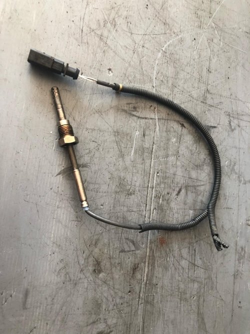 Senzor temperatura gaze dupa filtru audi a4 b8 a5 8ta 1j0973802 059906088at