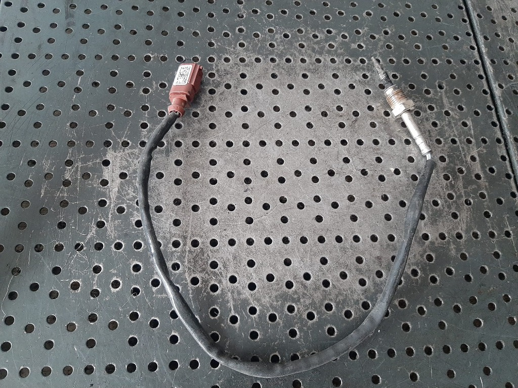 Senzor temperatura gaze evacuare 2.0 tdi deu audi a4 b9 8w 8w0906088r