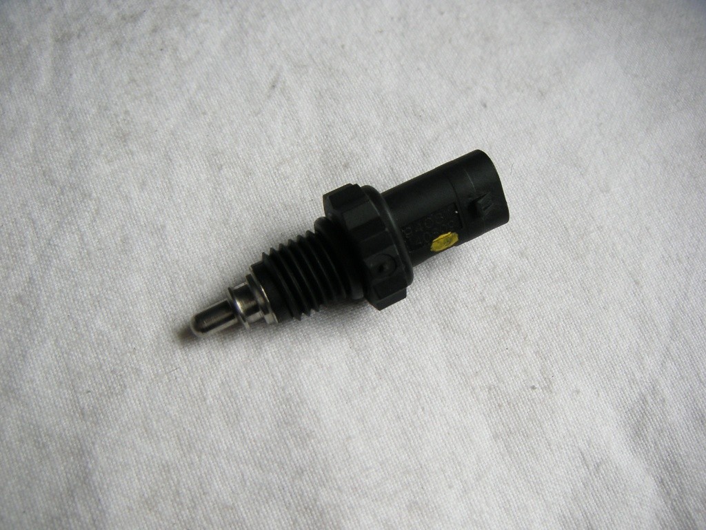 Senzor temperatura gaze evacuare VW Audi cod 059919523A