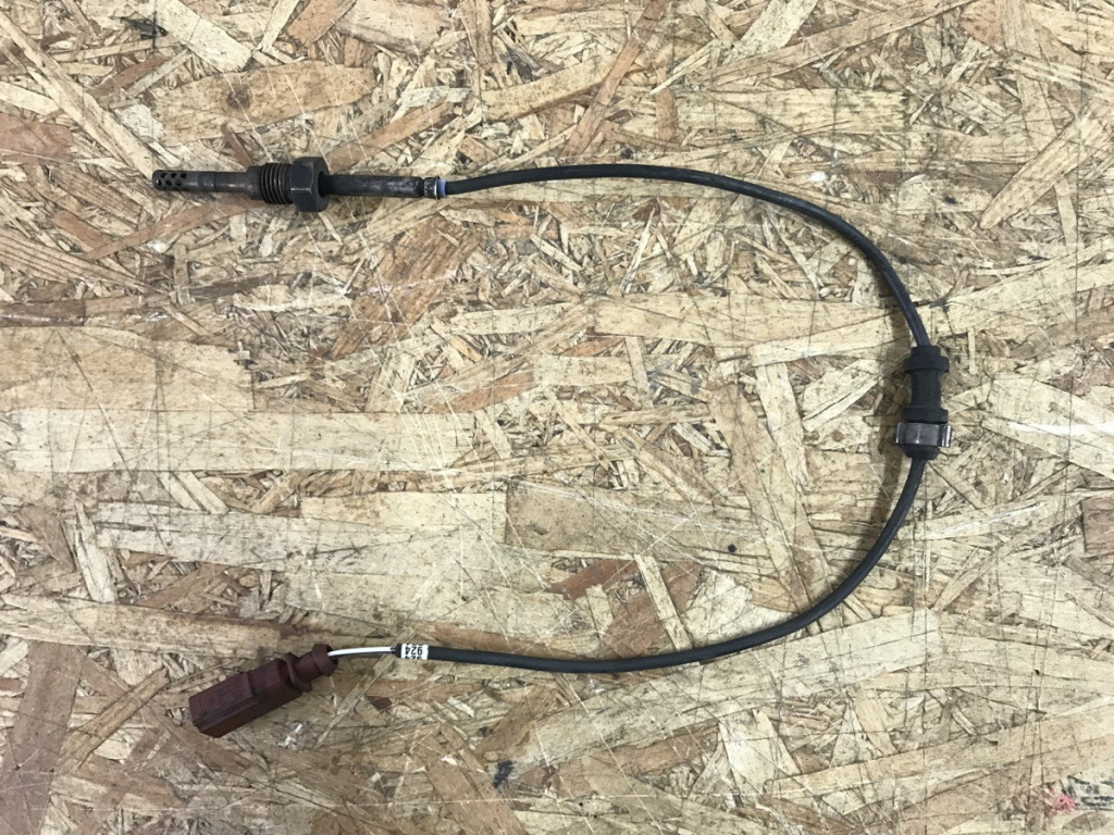 Senzor temperatura gaze Passat B6 combi 2008 (03G906088B)