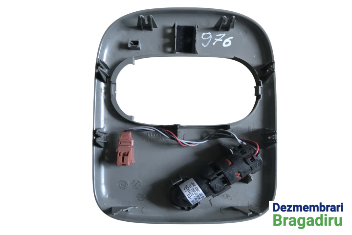 Senzor temperatura interior Cod: 8200093290 8200093290 Renault Clio 2 [facelift] [2001 - 2005] Hatchback 5-usi 1.5 dCi MT (82 hp) Cod motor: K9K-B7-02