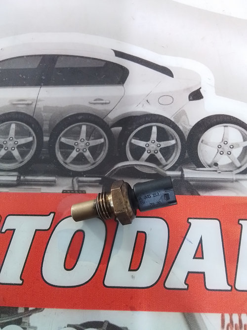 Senzor temperatura motor Mercedes-Benz C-Class (2007->) [W204] 2.2 Motorina 2012, A0051532328