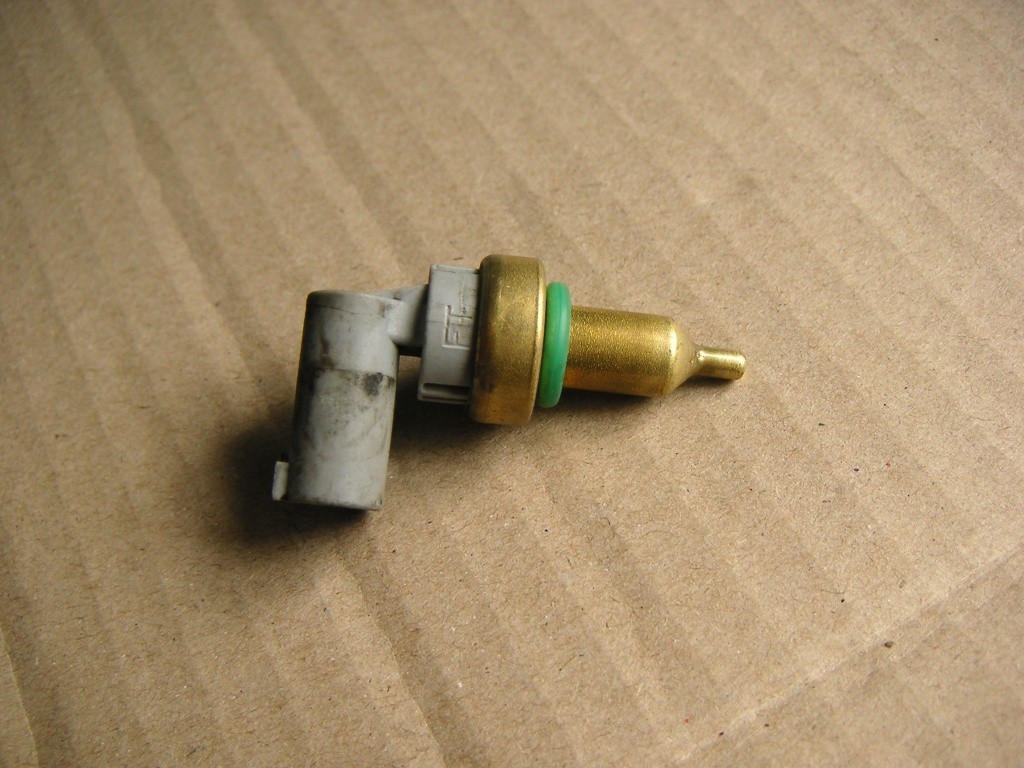 Senzor temperatura termostat Mercedes W222 (2013-2017) cod A0009056102