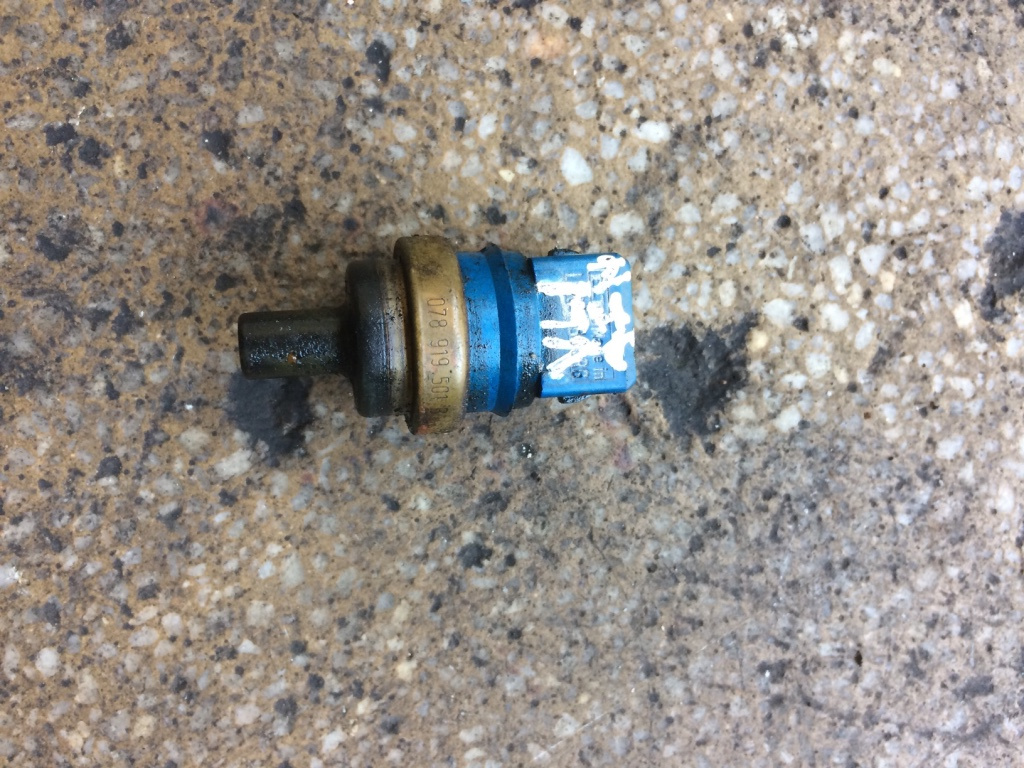 Senzor temperatura Volkswagen Passat B5 [1996 - 2000] Sedan 4-usi 1.9 TDI MT (110 hp) (3B2)