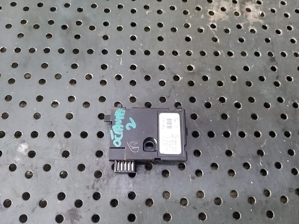 Senzor unghi volan skoda octavia 2 1k0959654