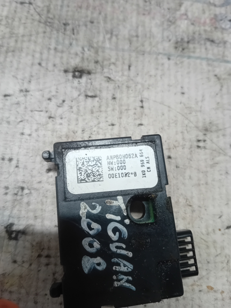 Senzor unghi volan Volkswagen Tiguan 2008, 1K0959654