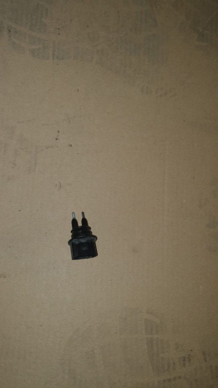 Senzori nivel apa Vw Touran 1T3 cod piesa 7M0919376