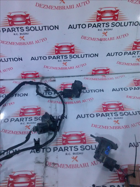 Senzori parcare bara fata ( 3 buc ) AUDI A6 2.0 d an fabr. 2007