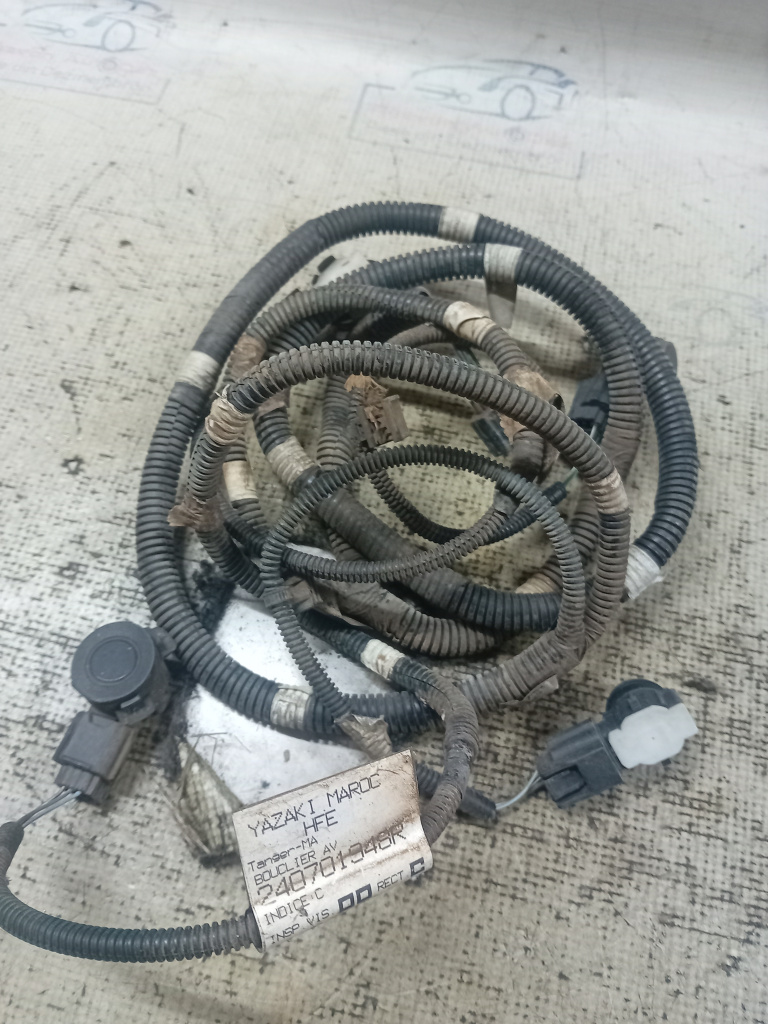Senzori parcare fata plus instalație Renault Kadjar 2016, 240701948R / 253A44101R / 4 SENZORI