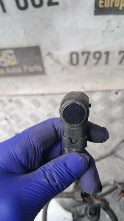 Senzori parcare fata VW Passat B6 2.0 TDI an 2007 cod 3C0919275L
