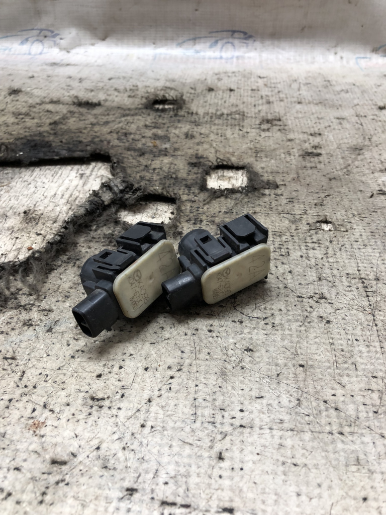 Senzori parcare spate Mazda CX-5 2018, KD4767UC1