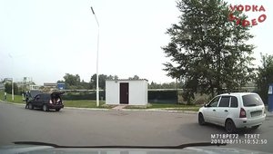 Seria noua de accidente filmate in Rusia ne demonstreaza ca soferii nu prea s-au dus la scoala