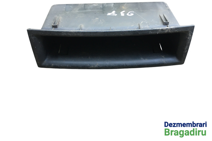 Sertar bord 8200178946 Renault Megane 2 [facelift] [2006 - 2012] Sedan 1.5 dCi MT (82 hp)