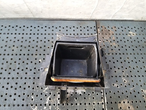 Sertar bord mercedes e class w211 a2116800350