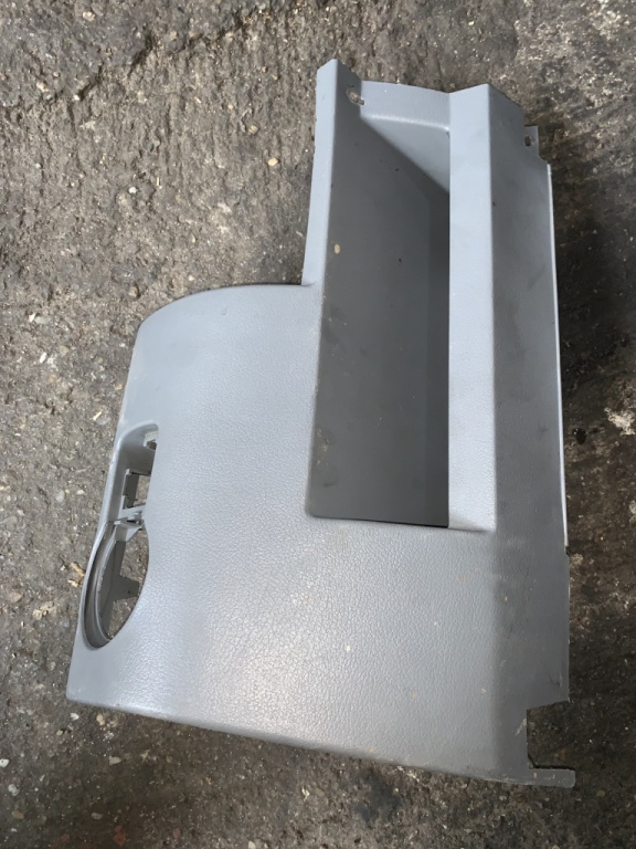 Sertar bord stanga Skoda Octavia [1996 - 2000] Liftback 5-usi 1.6 MT (75 hp) (1U2) 8V