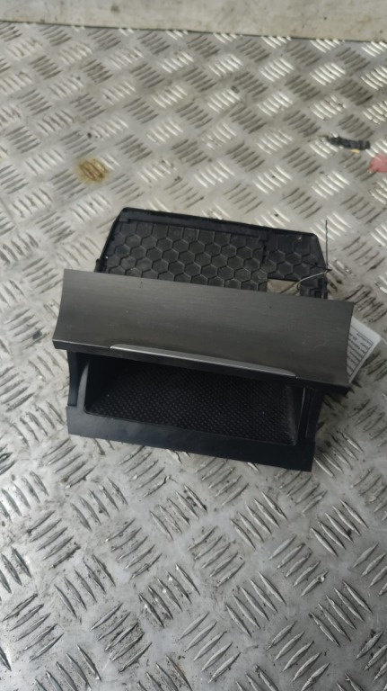 Sertar bord Vw Golf 7 1.6 TDI hatchback cod motor CLH ,transmisie automata, an 2013 cod 5G1863391