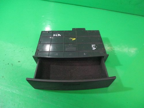 SERTAR / LADA DEPOZITARE / TORPEDOU COD 84570-3E000-PH KIA SORENTO 1 FAB. 2002 – 2009 ⭐⭐⭐⭐...