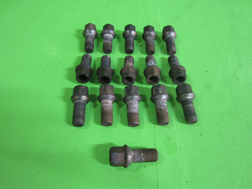 SET 16 PREZOANE ROTI / JANTE ALUMINIU VW PASSAT B6 FAB. 2005 - 2010 ⭐⭐⭐⭐⭐