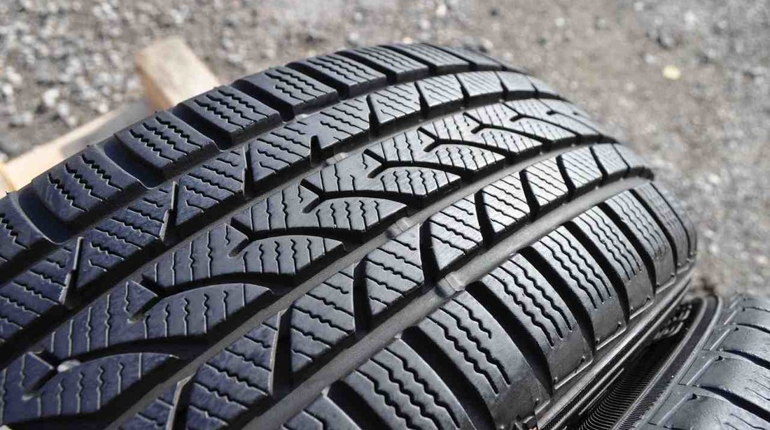 SET 2 Anvelope Iarna 185/60 R15 FALKEN EUROWINTER HS 439 88T