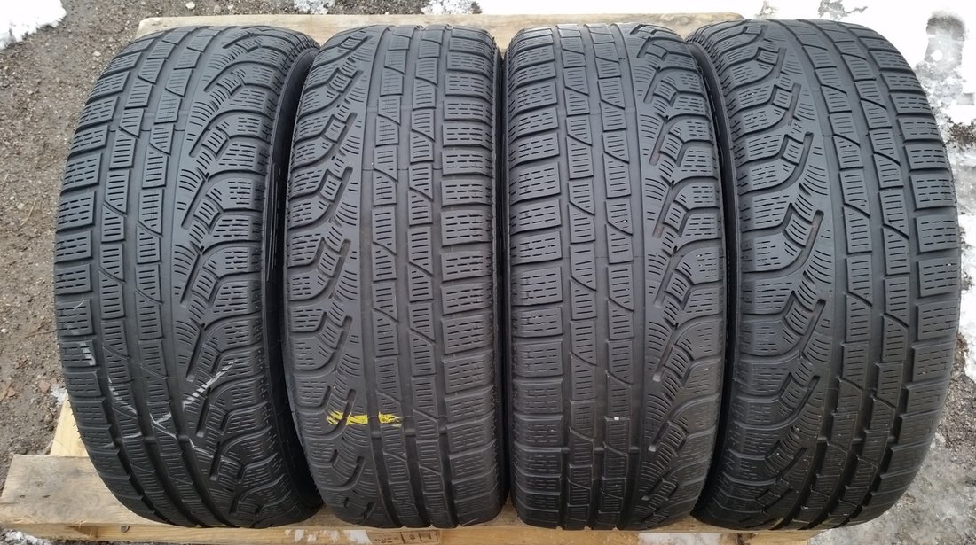 SET 2 Anvelope Iarna 205/50 R17 PIRELLI SOTTOZERO WINTER  210 93H - RUNFLAT