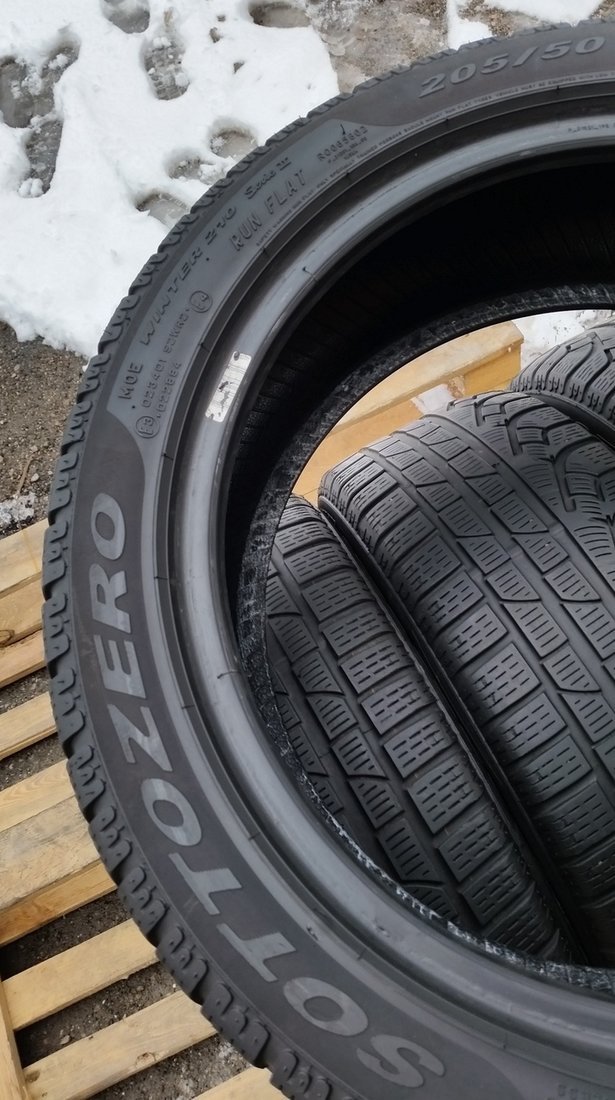 SET 2 Anvelope Iarna 205/50 R17 PIRELLI SOTTOZERO WINTER  210 93H - RUNFLAT