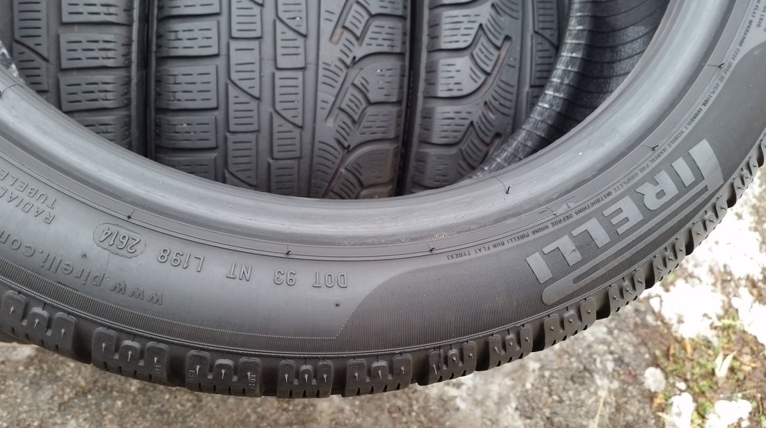 SET 2 Anvelope Iarna 205/50 R17 PIRELLI SOTTOZERO WINTER  210 93H - RUNFLAT