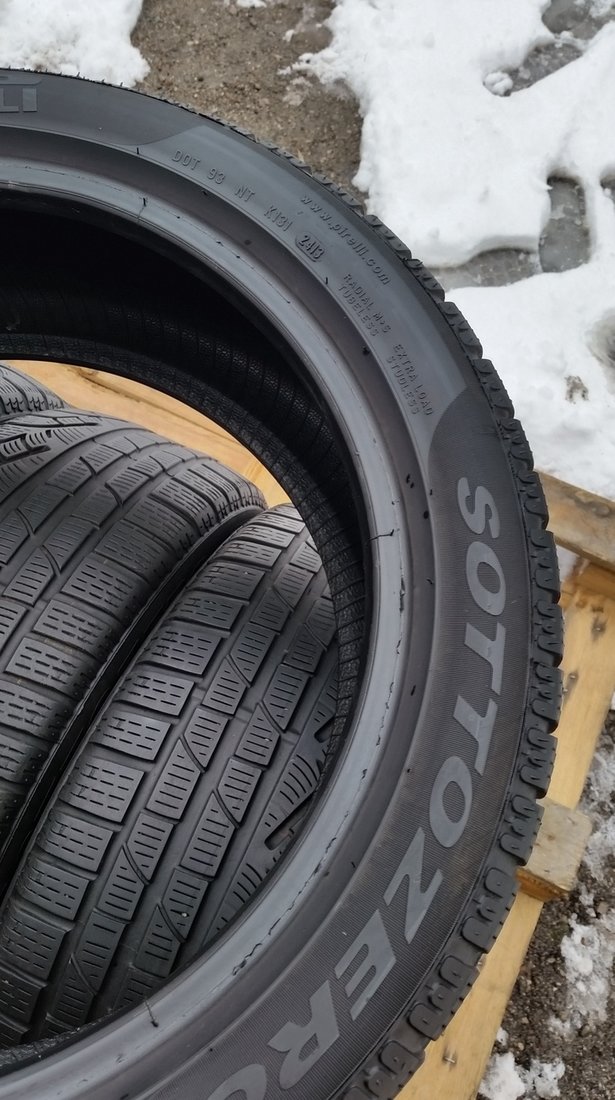 SET 2 Anvelope Iarna 205/50 R17 PIRELLI SOTTOZERO WINTER  210 93H - RUNFLAT