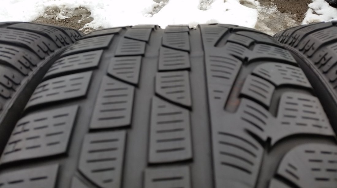 SET 2 Anvelope Iarna 205/50 R17 PIRELLI SOTTOZERO WINTER  210 93H - Runflat