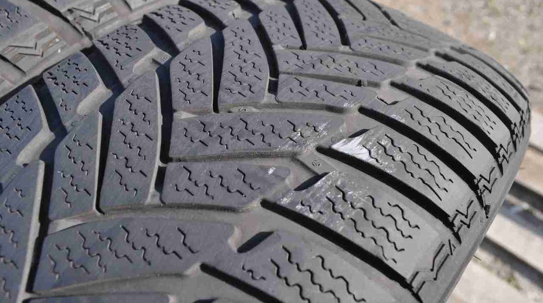 SET 2 Anvelope Iarna 205/55 R16 DUNLOP SP WINTER SPORT M3 91H - RUNFLAT