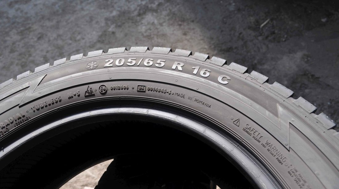 SET 2 Anvelope Iarna 205/65 R16C SEMPERIT Van Grip 107/105T