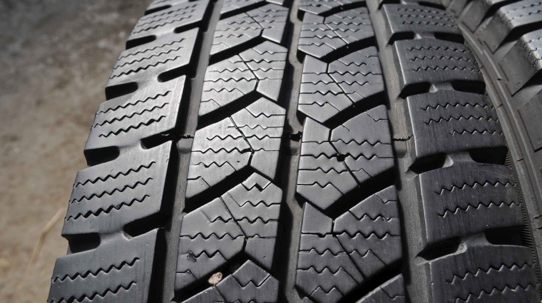 SET 2 Anvelope Iarna 205/65 R16C SEMPERIT Van Grip 107/105T