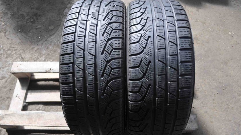 SET 2 Anvelope Iarna 215/45 R18 PIRELLI SottoZero Winter 240 Serie 2 93V