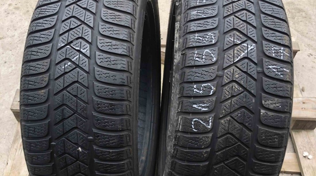 SET 2 Anvelope Iarna 215/55 R17 PIRELLI SottoZero 3 98V