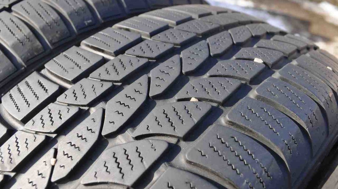 SET 2 Anvelope Iarna 215/60 R17 CONTINENTAL 4x4 WINTER CONTACT 96H