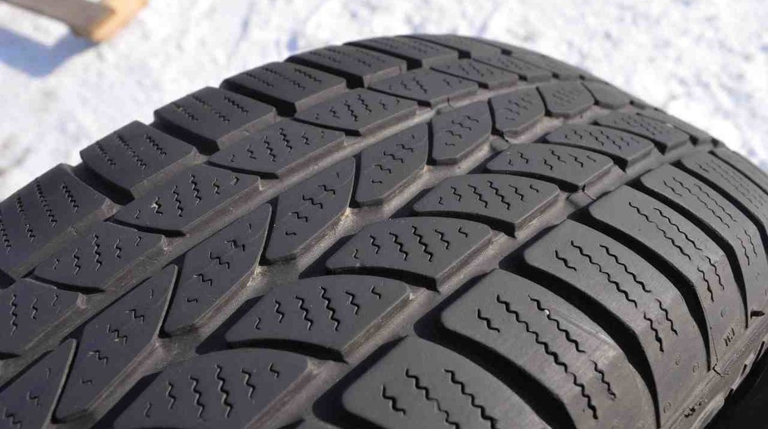 SET 2 Anvelope Iarna 215/60 R17 CONTINENTAL 4x4 WINTER CONTACT 96H