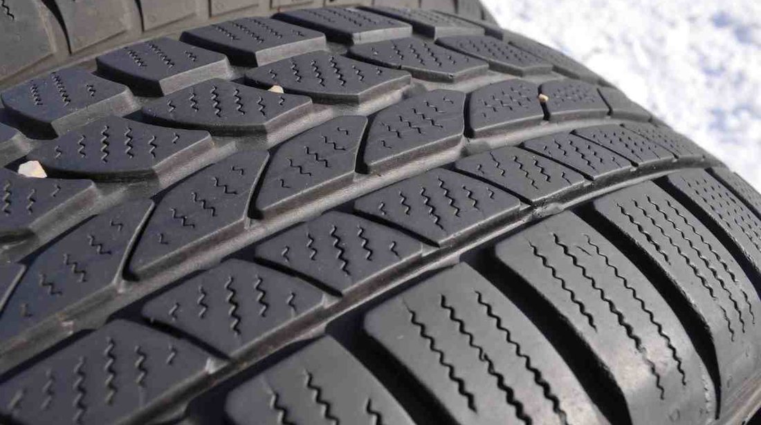 SET 2 Anvelope Iarna 215/60 R17 CONTINENTAL 4x4 WINTER CONTACT 96H