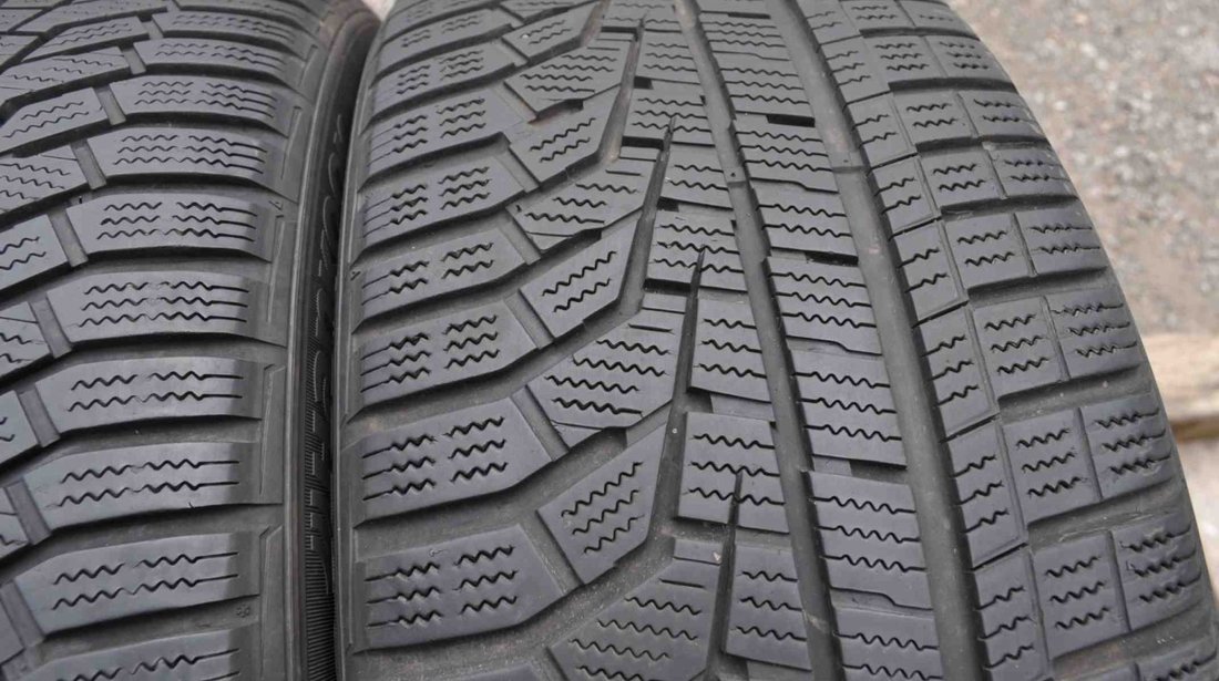 SET 2 Anvelope Iarna 225/45 R18 HANKOOK WINTER ICEPT EVO2 95V