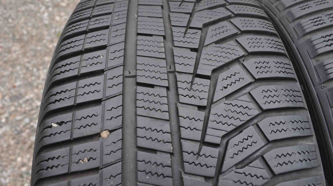 SET 2 Anvelope Iarna 225/45 R18 HANKOOK WINTER ICEPT EVO2 95V