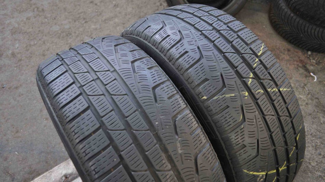 SET 2 Anvelope Iarna 225/50 R17 PIRELLI SottoZero Winter 210 Serie 2 94H - Runflat