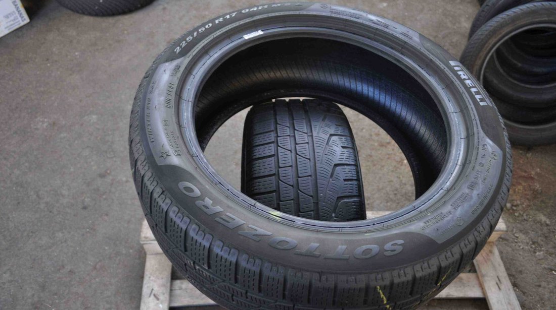 SET 2 Anvelope Iarna 225/50 R17 PIRELLI SottoZero Winter 210 Serie 2 94H - Runflat