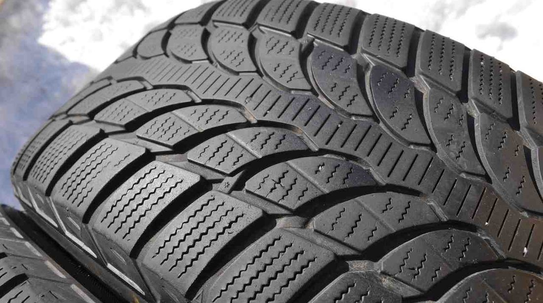 SET 2 Anvelope Iarna 225/55 R17 BRIDGESTONE BLIZZAK LM32 97H