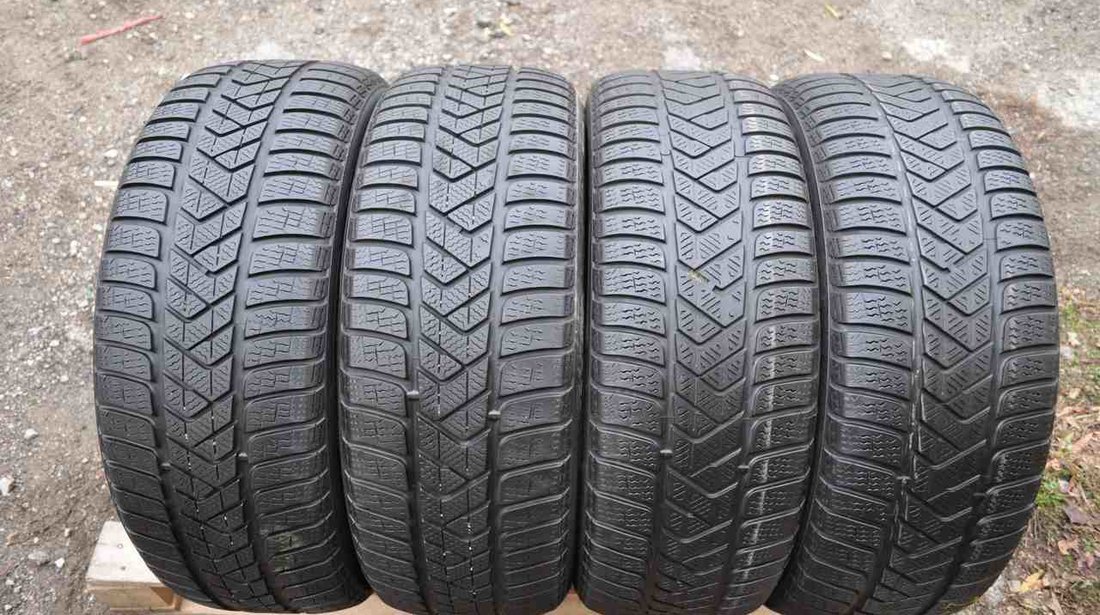 SET 2 Anvelope Iarna 225/55 R17 PIRELLI SOTTOZERO 3 WINTER 97H