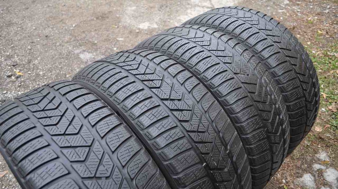 SET 2 Anvelope Iarna 225/55 R17 PIRELLI SOTTOZERO 3 WINTER 97H